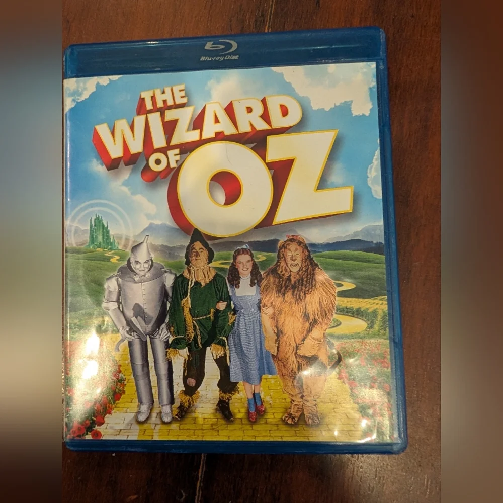 Warner Bros. The Wizard of Oz Blu-ray - Blue Case - Picture 1 of 4